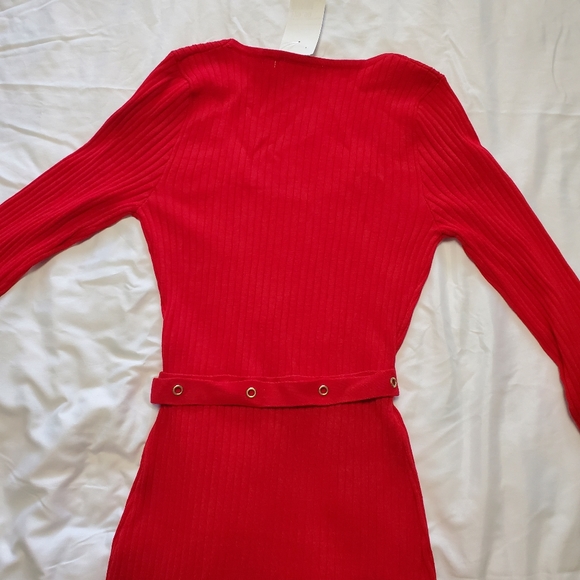 Red dress - Picture 3 of 7